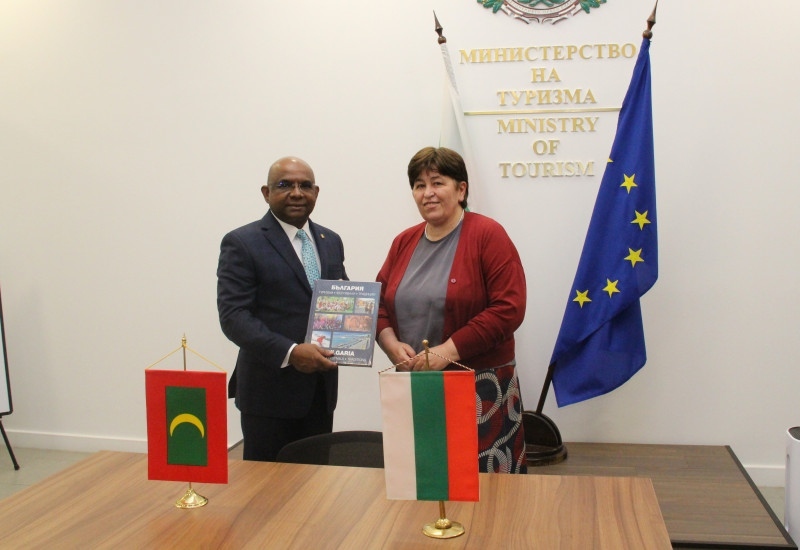 Министър Балтова се срещна с външния министър на Малдивите