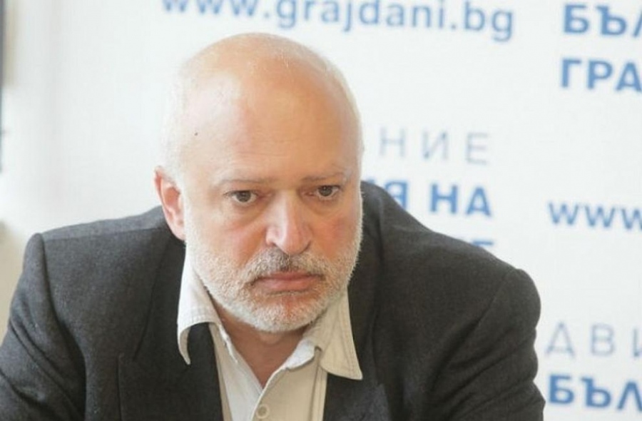 Минеков прие оставките на шефовете на НДК