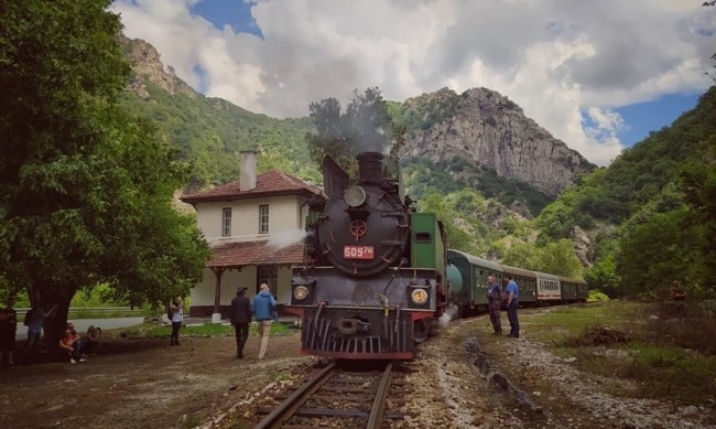 БДЖ организира пътуване с парен локомотив по случай Съединението на България.