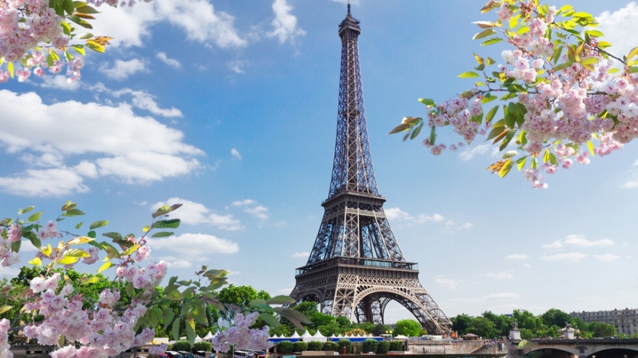 Париж отчита труден туристически сезон