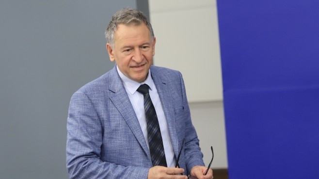Министър Кацаров издаде заповед за въвеждане на новите мерки