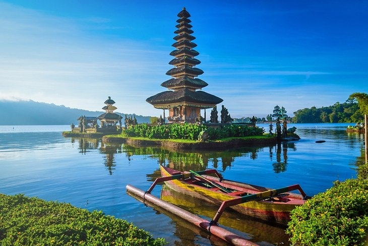 Властите на Бали се поправиха - ще приемат всякакви туристи