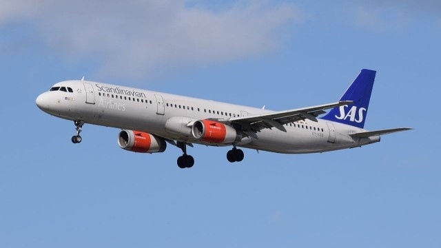 Скандинавски авиокомпании отменят носенето на маски по вътрешните полети