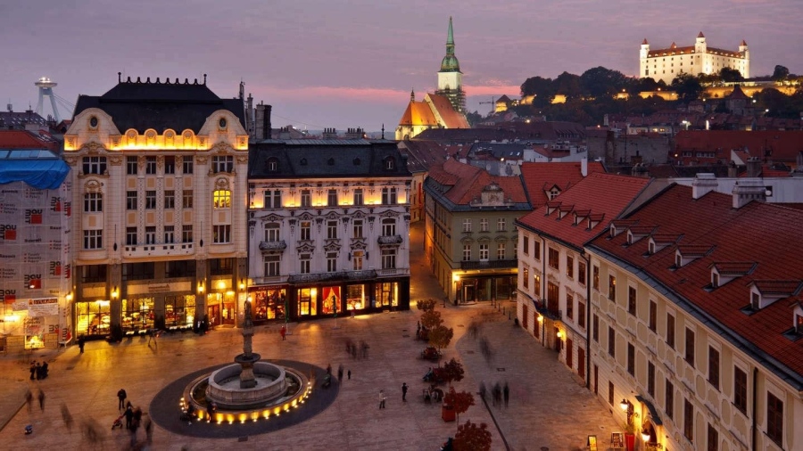Словакия затваря хотели, барове и ресторанти