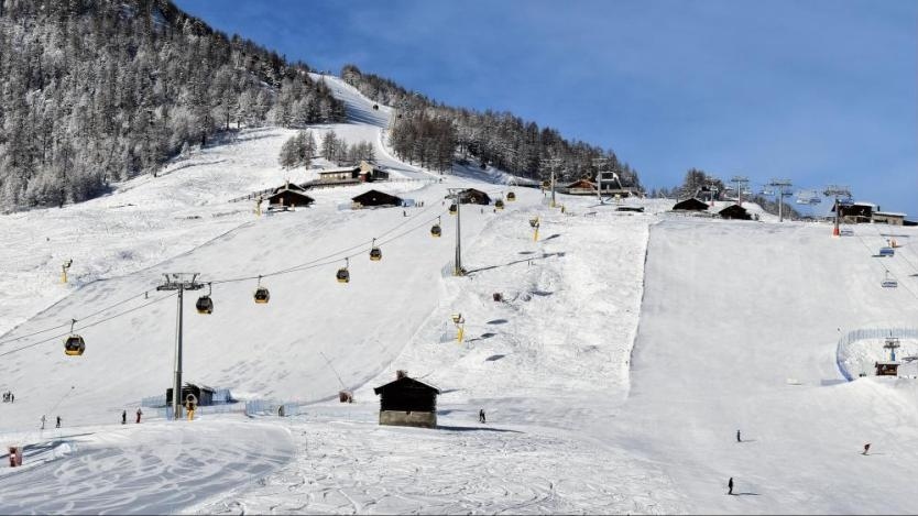 Ски курортите в Италия отварят с притеснения за нови ограничения