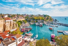Турция се цели да привлече 29 млн. туристи през 2021 г.