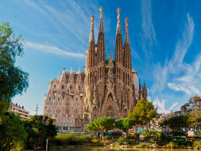 Чуждестранните туристи в Испания продължават да се увеличават