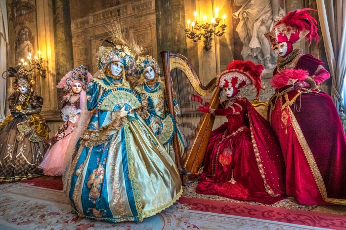 Карнавалът във Венеция се завръща и с програма за българите 