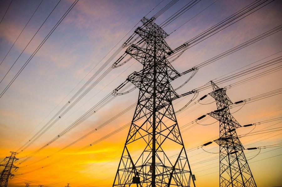 Държавата подпомага бизнеса за скъпия ток с 1.5 млрд. лева