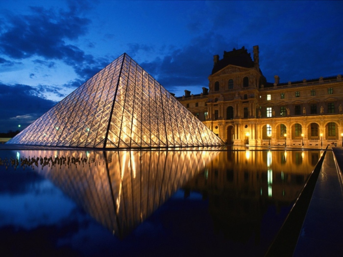 Лувърът в Париж отчита драстичен спад на посещаемостта