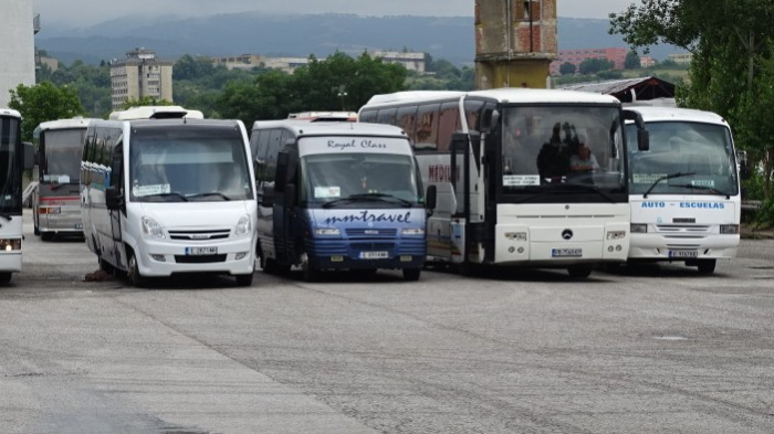 Автобусните превозвачи искат среща с транспортния министър