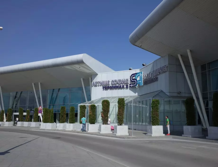 Летище София посрещна 3.2 млн. пътници през 2021 г.