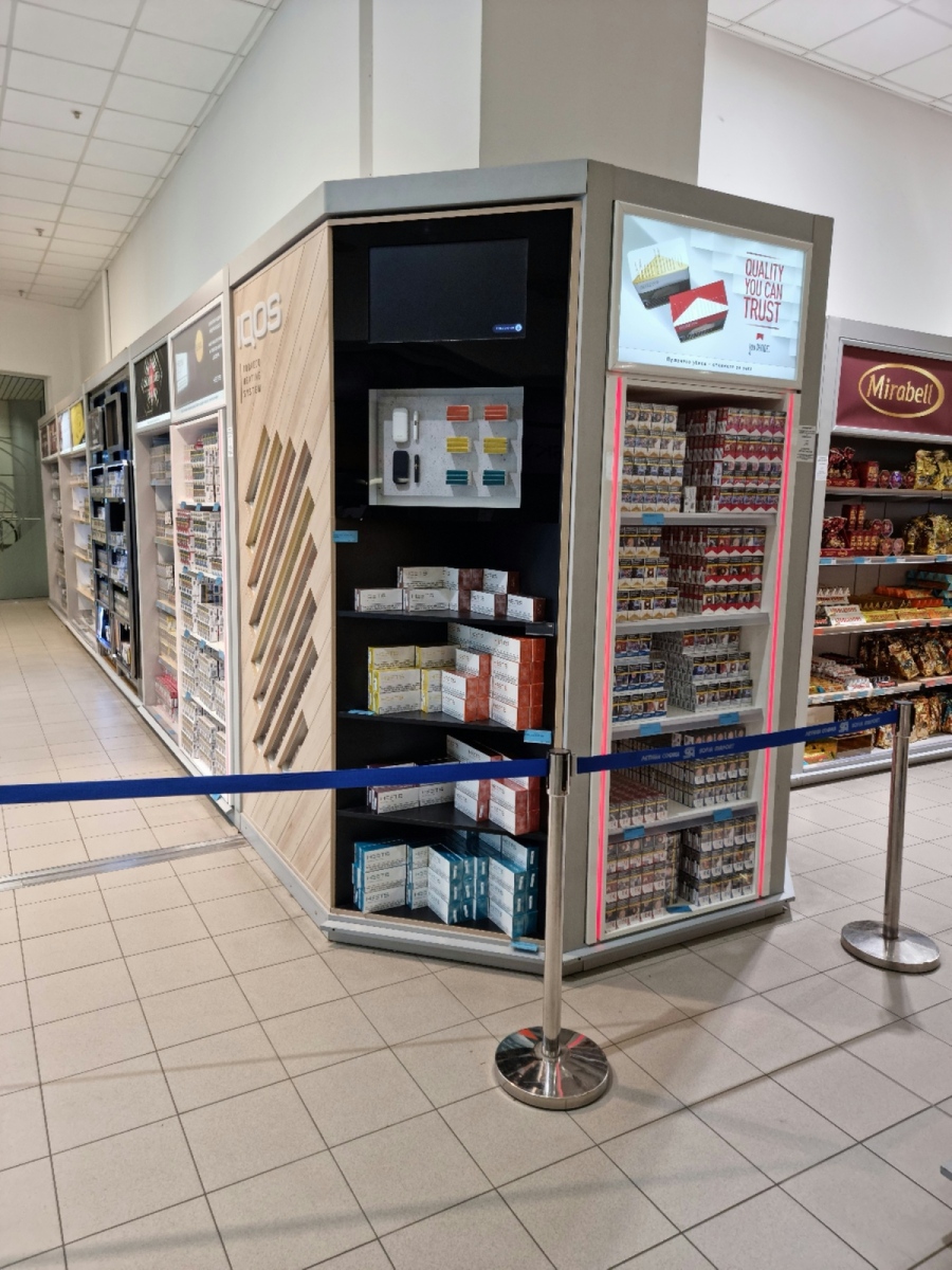 На Летище София не можеш да си купиш цигари за трети страни