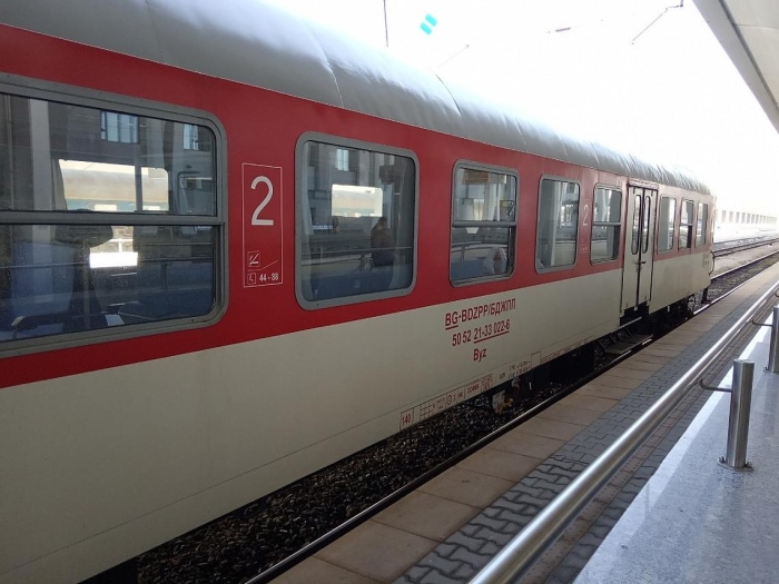 БДЖ осигурява над 10000 допълнителни места във влаковете за Великденските празници