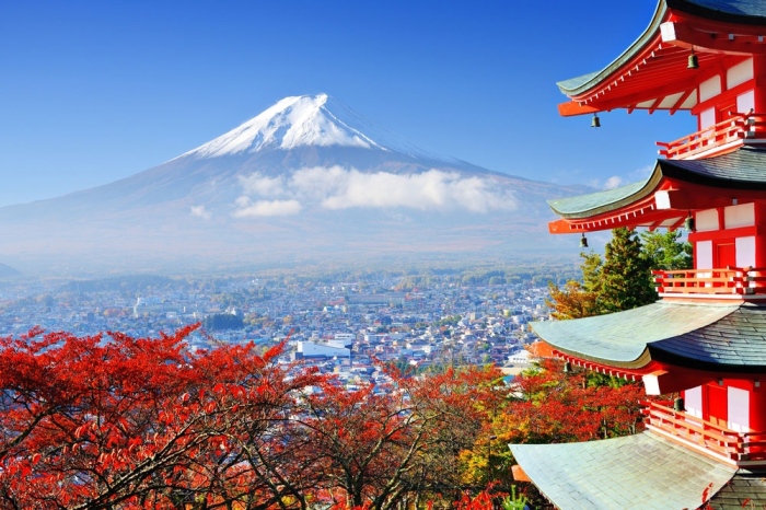 Япония започва да приема плахо туристи