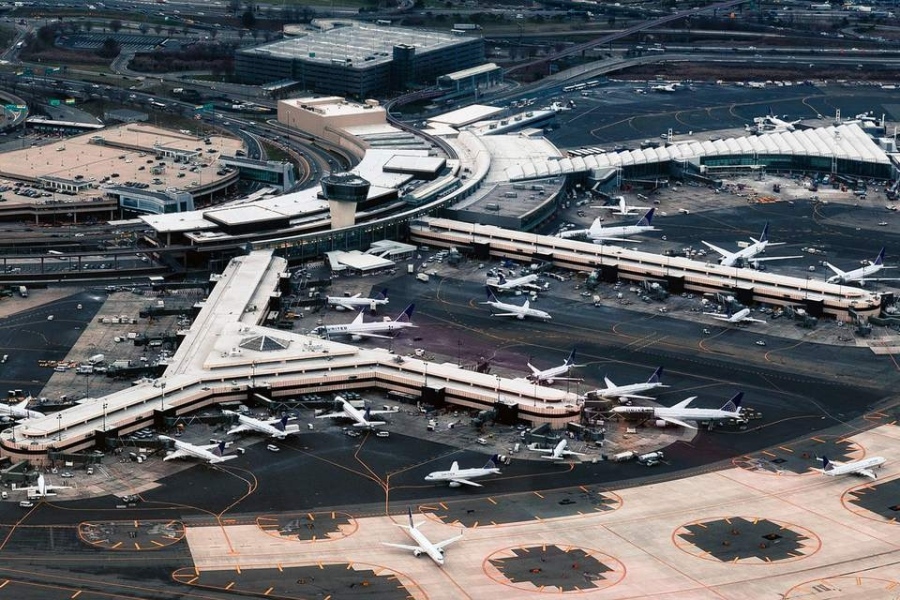 Проучване показва най-лошите авиокомпании и летища в САЩ