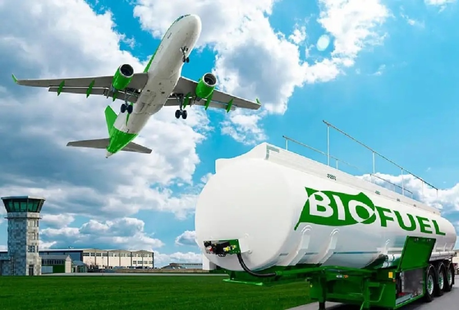 ЕП задължи авиокомпаниите да използват зелено гориво от 2025 г.