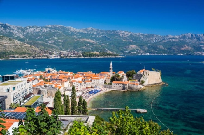 Черногорският курорт Будва страда от липсата на украински и руски туристи