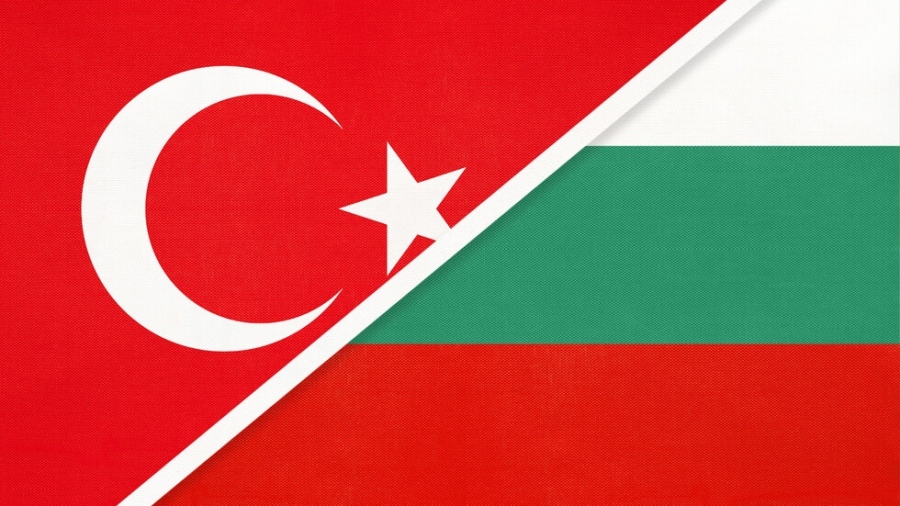 Българите ще пътуват до Турция вече с лични карти 