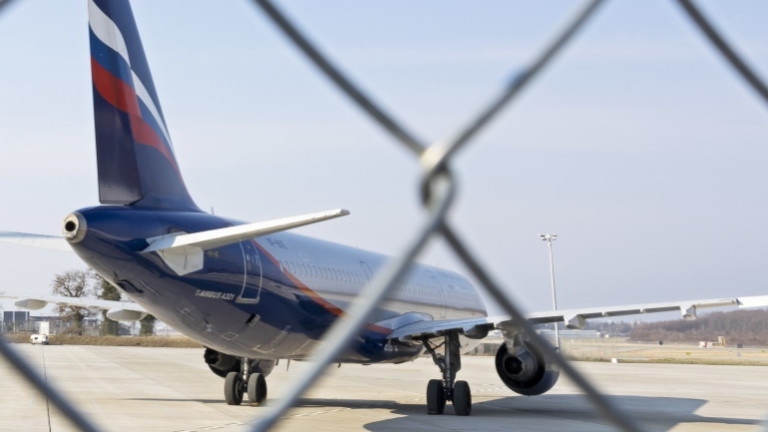 Руските авиокомпании разглобяват самолети заради недостиг на части