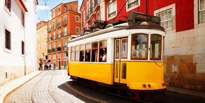 Атина и Лисабон са най-евтините градове за уикенд туризъм