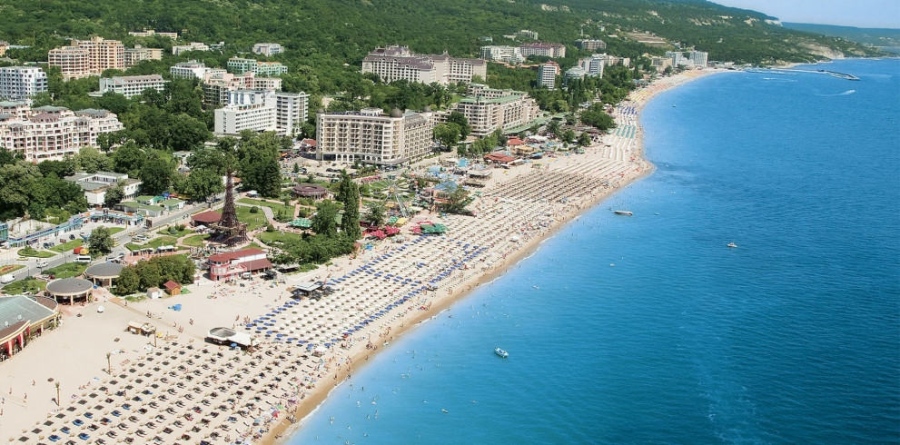 Цените на хотелите по Черноморието падат наполовина през септември