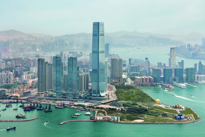 Хонконг отменя задължителното карантиниране в хотел за пристигащите от чужбина