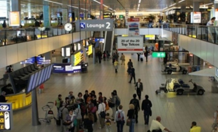 Летището в Амстердам ще приема 20% по-малко пътници още половин година