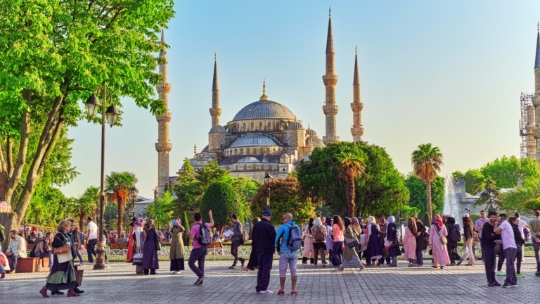 Само за 3 месеца: Турция спечели 18 милиарда долара от туристите
