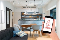 Резервациите на Airbnb се забавят в края на годината