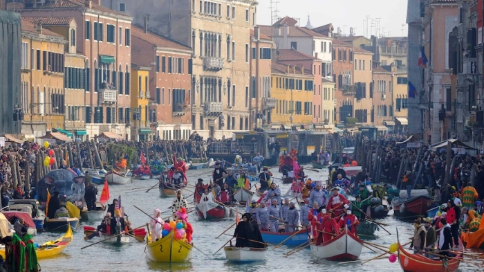 Венеция отлага въвеждането на такси за посетителите