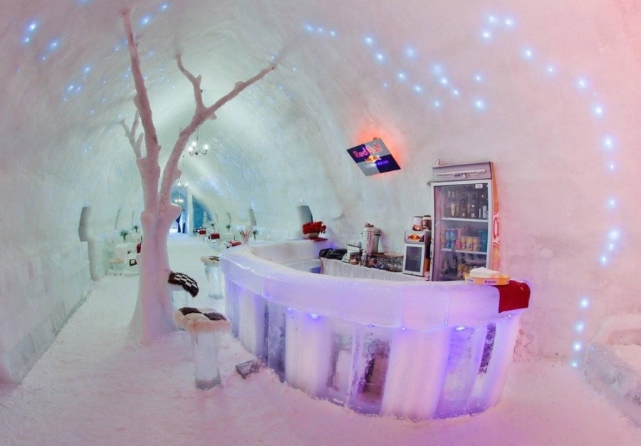 Леден хотел отваря врати в Румъния