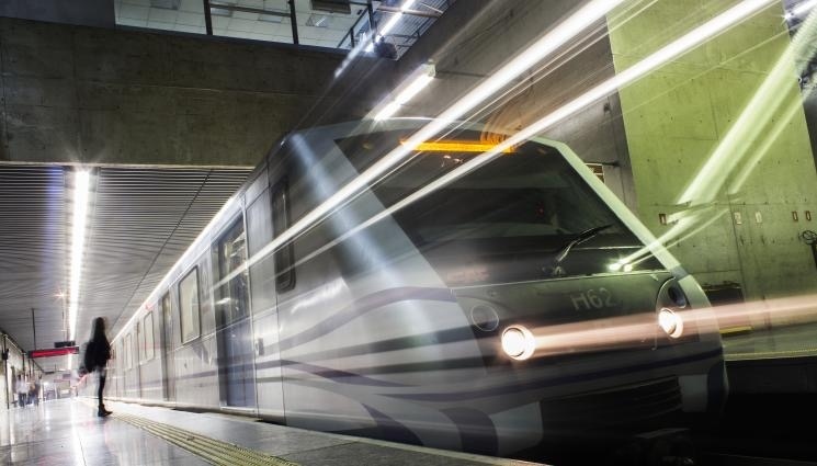 Част от градския транспорт и метрото ще се движат през новогодишната нощ