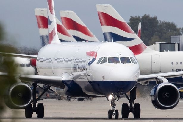 British Airways сменя униформите на екипажа си