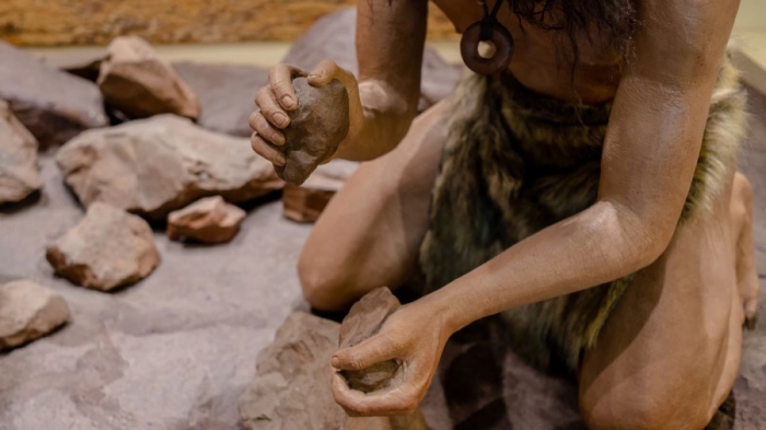Археолозите откриха кога човекът е започнал да носи дрехи