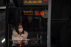 СЗО призова пътуващите да носят маски заради новата мутация на Ковид
