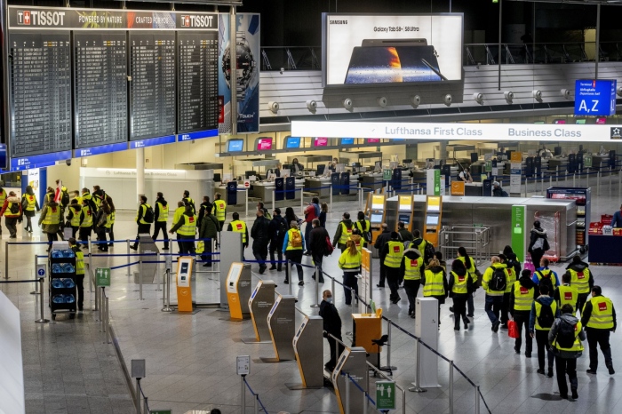 Над 100 полета са отменени от и до летището в Дюселдорф заради стачка