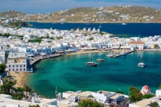 Триото Атина-Миконос-Санторини е най-популярният избор сред туристите