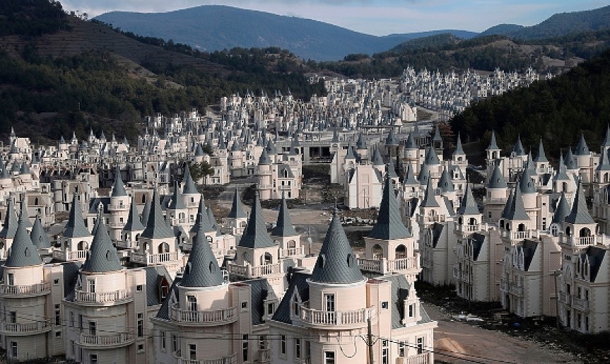 Един от най-големите призрачни градове в света се намира в Турция