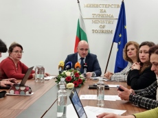 Министър Илин Димитров представи приоритетите за туризма 