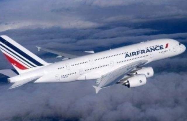 Air France-KLM прогнозира стабилни маржове след силни резервации за 2023 г.