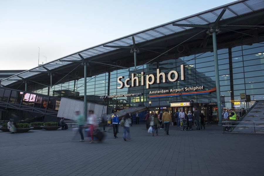 Амстердамското летище Схипхол ограничава полетите си до 460 000