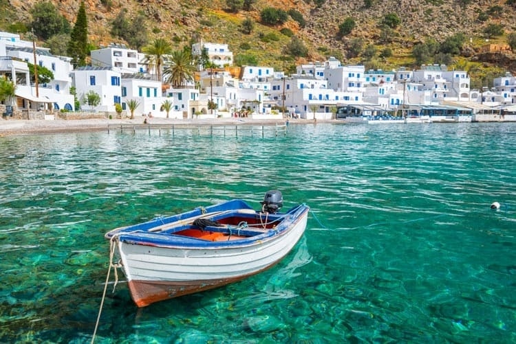Крит откри новия туристически сезон