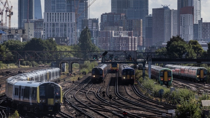 Стачка спира движението на голяма част от влаковете във Великобритания