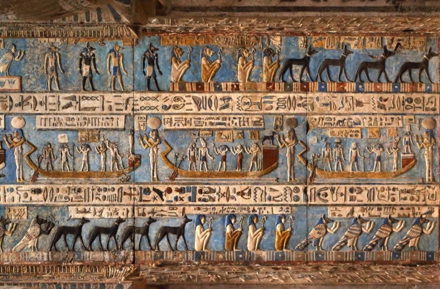 Откриха изцяло запазен зодиак в Египет