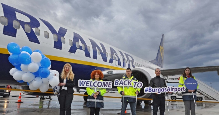 Летище Бургас откри летния сезон с редовен полет от Полша