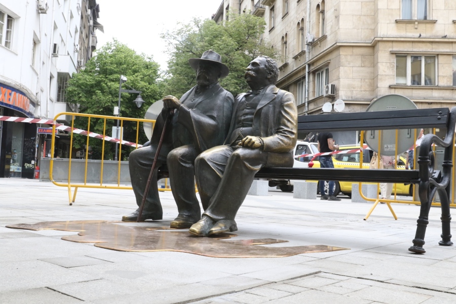 Скулптурите в София са анонимни за туристите