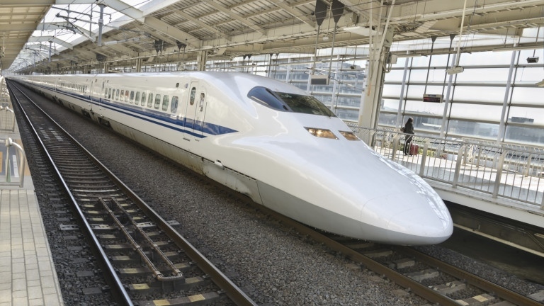 Влак в Саудитска Арабия е сред най-бързите в света