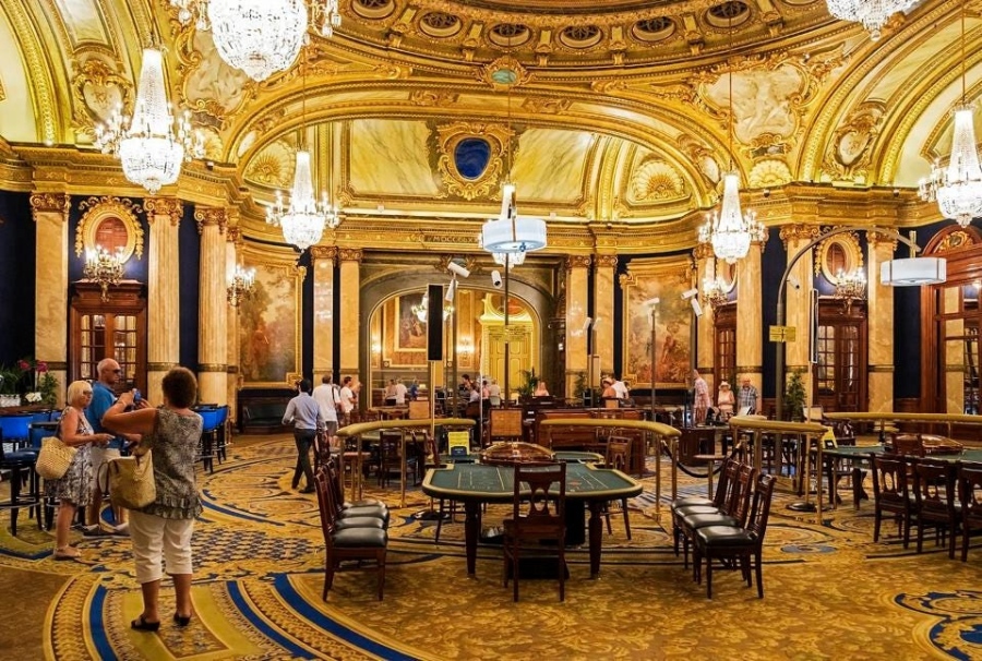 Приходите от хазарт в Макао достигнаха тригодишен връх след бум на китайски туристи