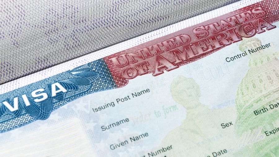 САЩ увеличават таксите за кандидатстване за някои неимигрантски визи